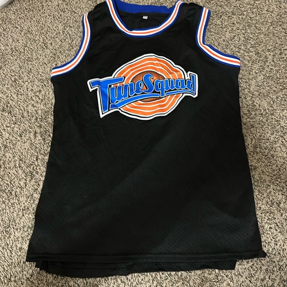 Toon squad Lola jersey. Size M